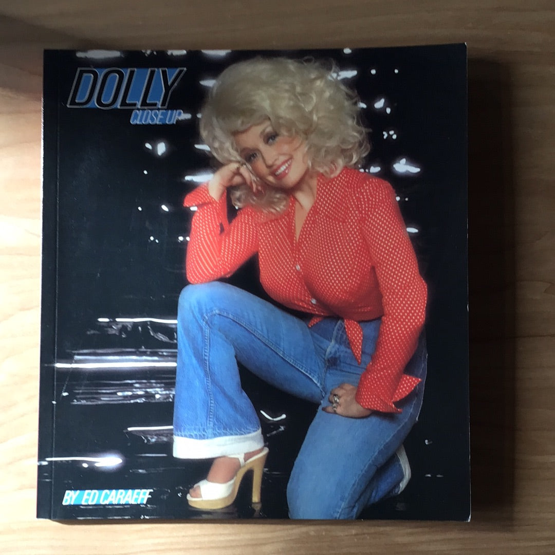 DOLLY CLOSE UP